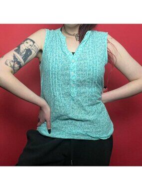 Light blue floral sleeveless top 💙💙​